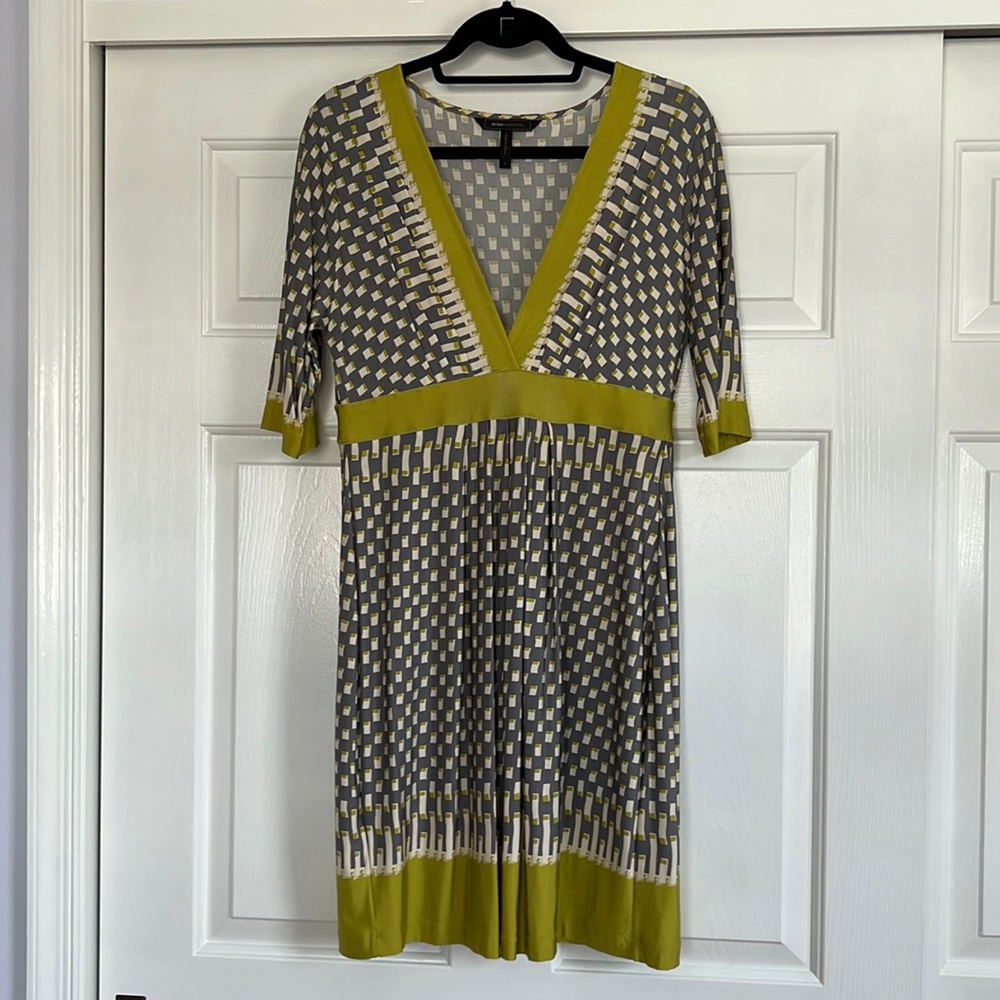 BCBG MAXAZRIA 3/4 sleeve dress v-neck